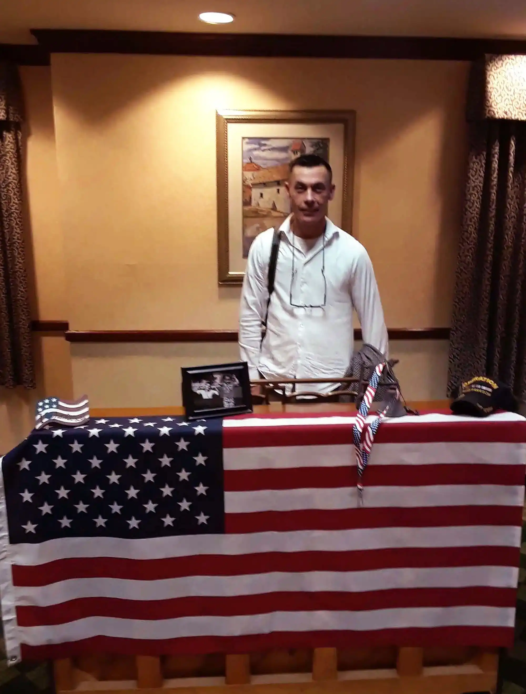Veteran David Haave plays piano for the fallen soldiers Baymont Inn, St. Robert, MO, USA. -- David Haave